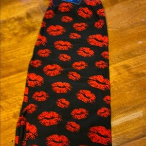 Red lips leggings